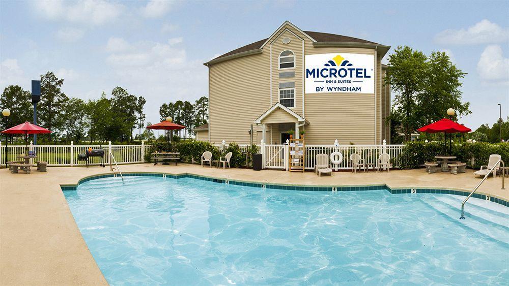 Microtel Inn & Suites By Wyndham Brunswick Luaran gambar