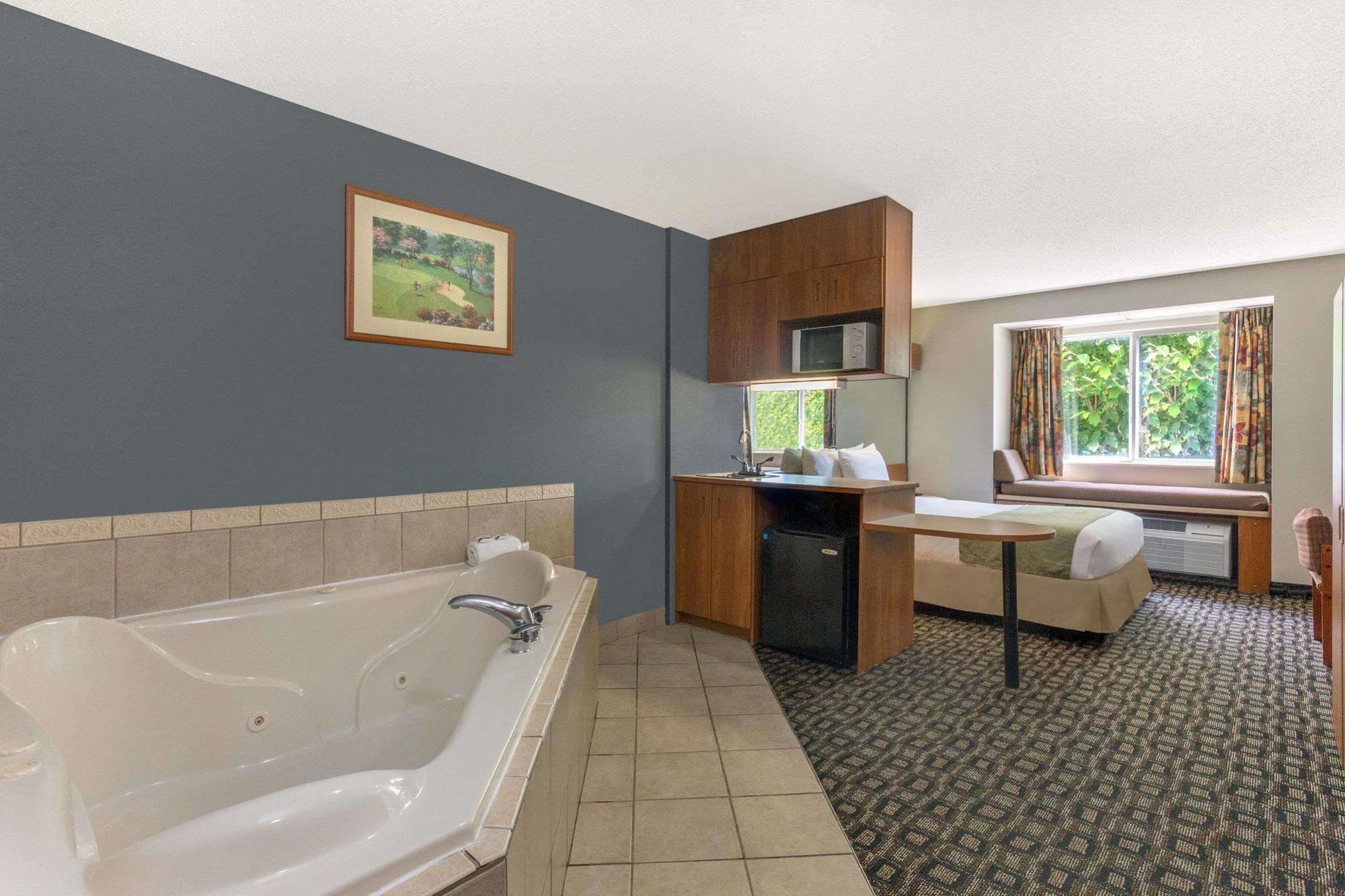Microtel Inn & Suites By Wyndham Brunswick Luaran gambar