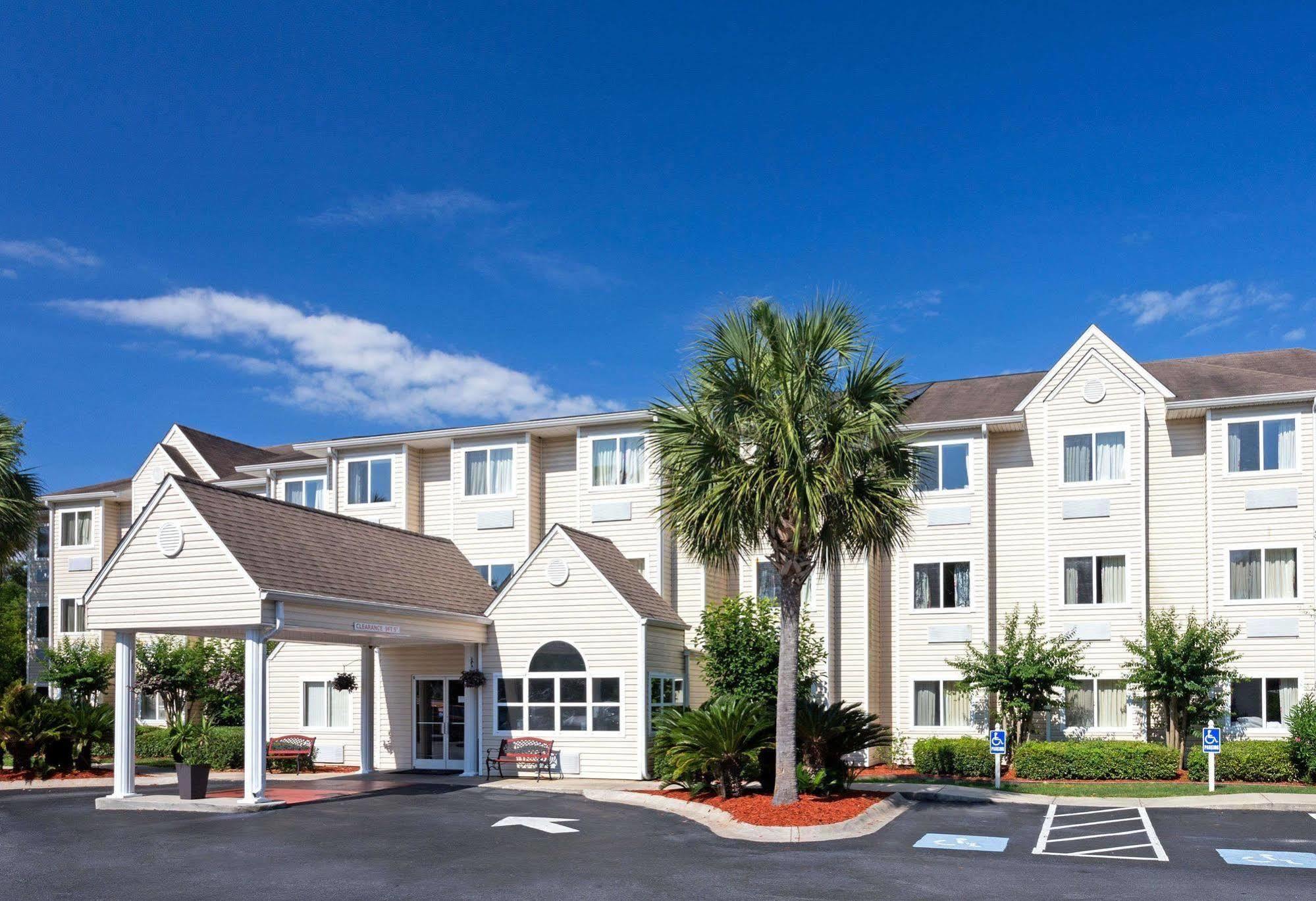 Microtel Inn & Suites By Wyndham Brunswick Luaran gambar
